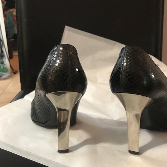 GIANNI VERSACE 1993 BLACK SNAKE SKIN. AND CHROME 4 1/2” Heels - Picture 2 of 6